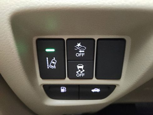 Certified 2018 Acura TLX w/ Technology Package image 11