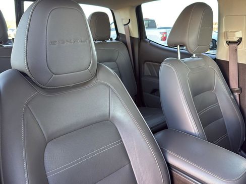 Used 2022 GMC Canyon Denali image 35