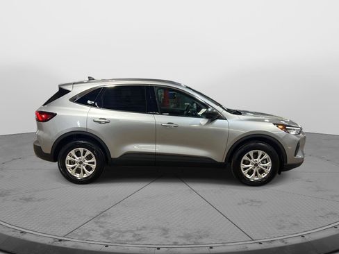 Used 2023 Ford Escape Active AWD/4WD image 5