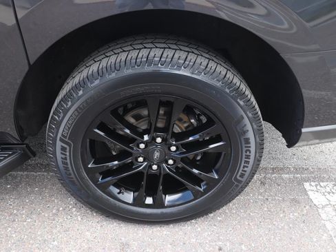 Used 2024 Ford Expedition Max XLT RWD image 17