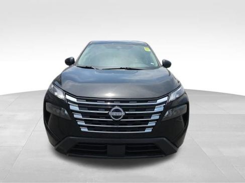 Used 2025 Nissan Rogue SV AWD/4WD image 3