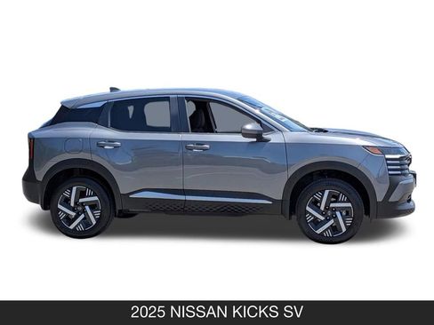 Used 2025 Nissan Kicks SV w/ Illumination Package FWD image 6