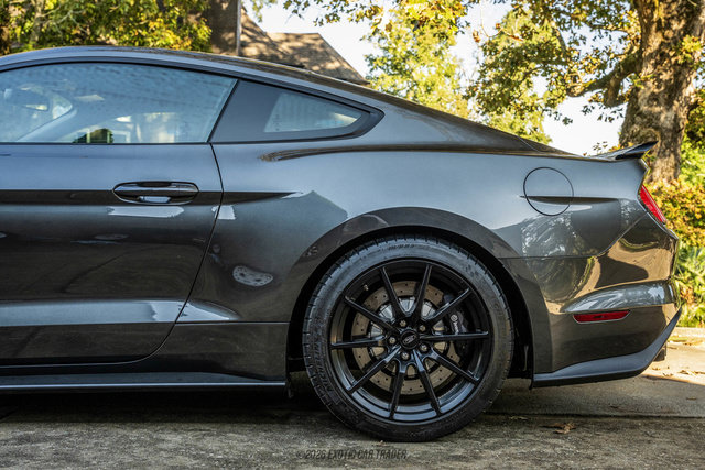 Used 2018 Ford Mustang Shelby GT350 w/ Convenience Package RWD image 4