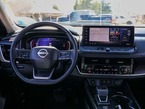 Used 2026 Nissan Rogue Platinum w/ Platinum Premium Package AWD/4WD image 22