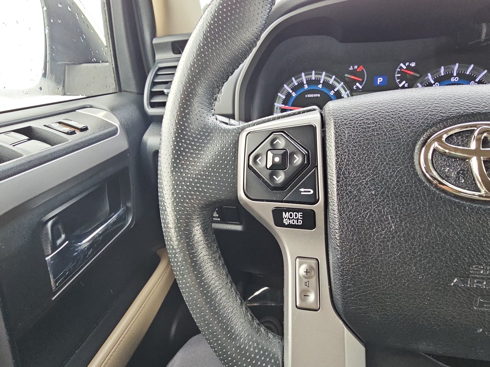 Used 2019 Toyota 4Runner SR5 AWD/4WD image 14