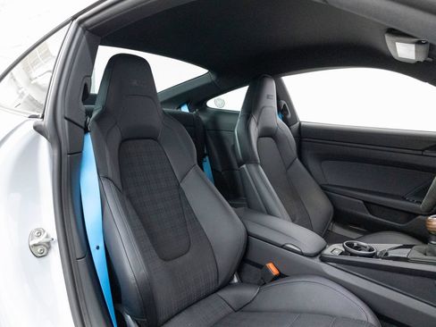 Certified 2025 Porsche 911 Carrera T RWD image 29