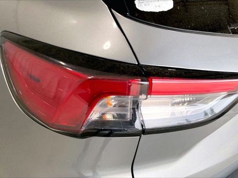 Used 2022 Ford Escape SE AWD/4WD image 13