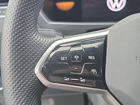 Certified 2023 Volkswagen Tiguan SE R-Line image 16