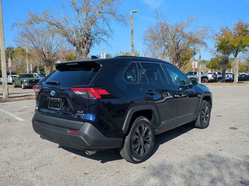 Certified 2022 Toyota RAV4 XLE Premium image 5