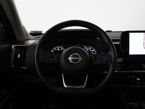 Used 2022 Nissan Pathfinder Platinum w/ Cargo Package image 13