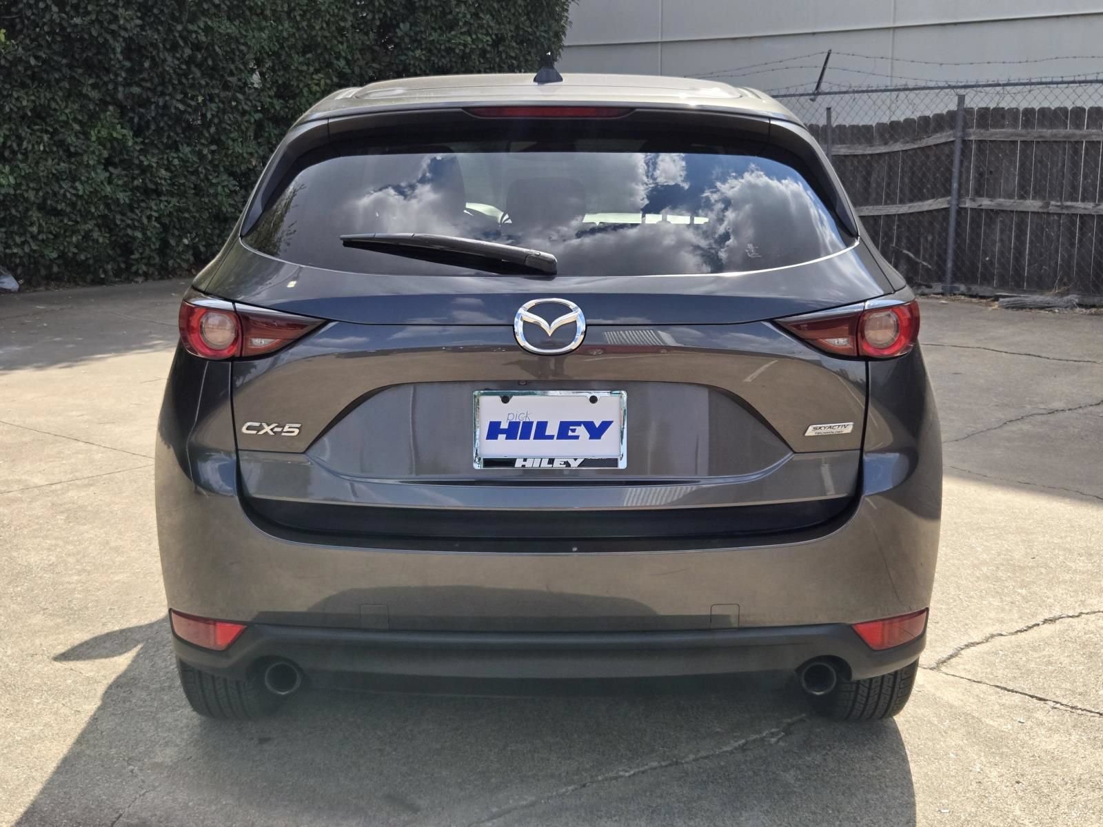 Used 2017 MAZDA CX-5 Touring w/ Preferred Equipment Package FWD image 6