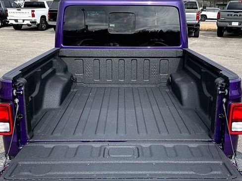 New 2026 Jeep Gladiator Sport AWD/4WD image 18