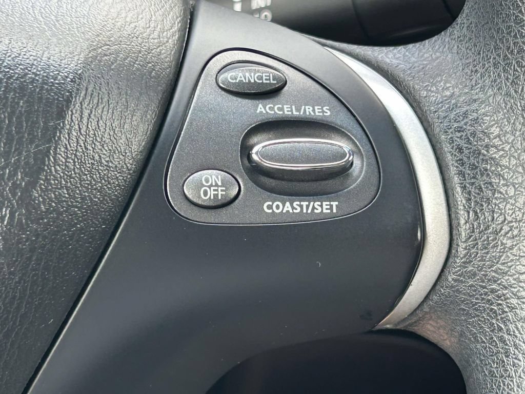 Used 2017 Nissan Pathfinder S AWD/4WD image 24