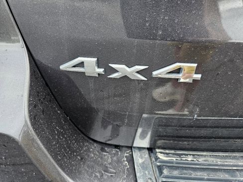 Used 2018 Jeep Grand Cherokee Limited image 19