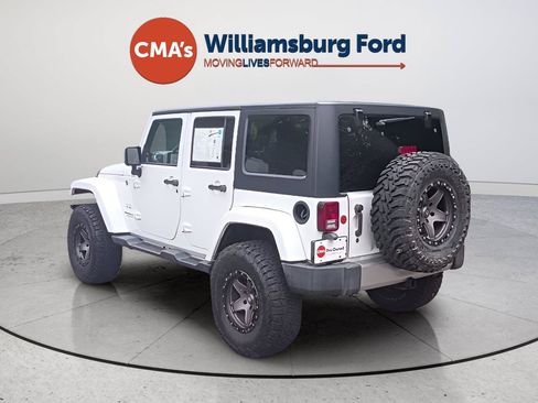 Used 2017 Jeep Wrangler Unlimited Sahara w/ Max Tow Package AWD/4WD image 3