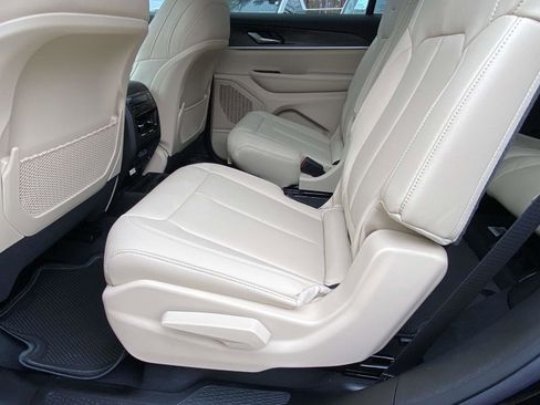 New 2025 Jeep Grand Cherokee L Limited AWD/4WD image 12