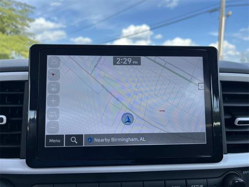 Used 2024 Hyundai Venue Limited image 17