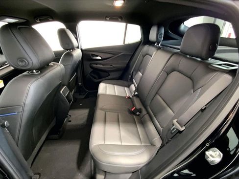 Used 2025 Buick Envista Sport Touring w/ Convenience I Package FWD image 19