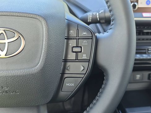 Used 2026 Toyota Prius LE FWD image 17