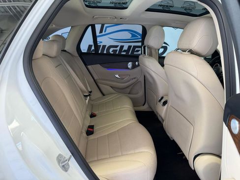 Used 2020 Mercedes-Benz GLC 300 4MATIC w/ Premium Package image 27