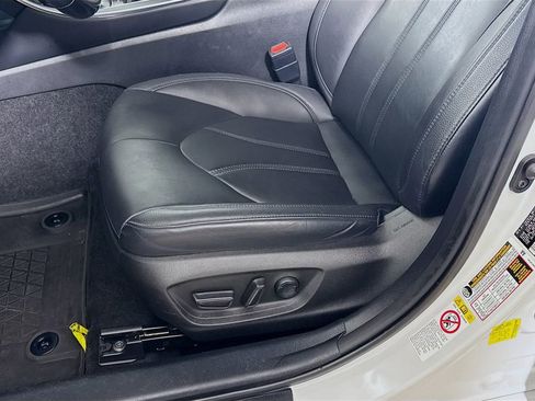 Used 2019 Toyota Avalon XLE w/ Moonroof Package image 18