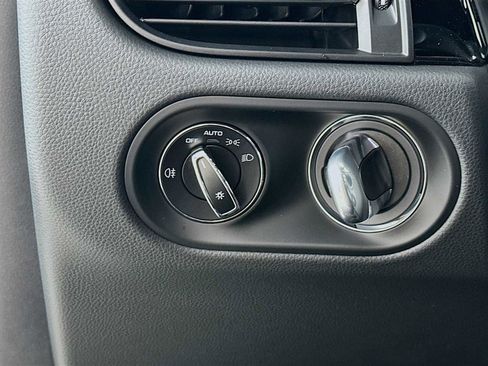 New 2026 Porsche Macan image 13