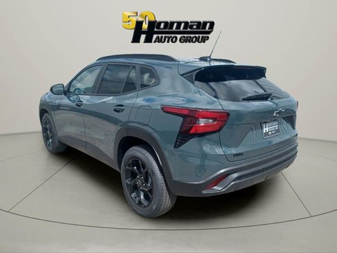 New 2026 Chevrolet Trax LT w/ Driver Confidence Package FWD image 3