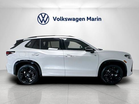New 2026 Volkswagen Tiguan SE R-Line image 6