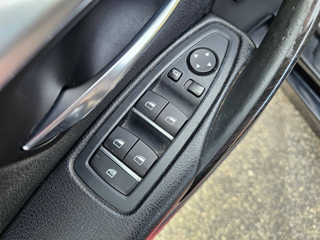 Used 2018 BMW 330i xDrive Sedan AWD/4WD image 10