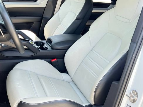 Certified 2024 Porsche Cayenne S AWD/4WD image 5