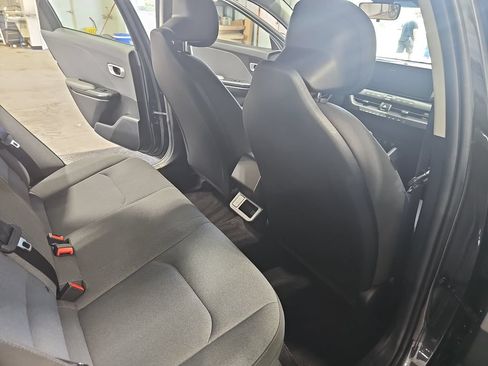 Used 2025 Kia K4 FWD image 11