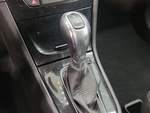 Used 2022 Buick Encore Preferred w/ Safety Package FWD image 31