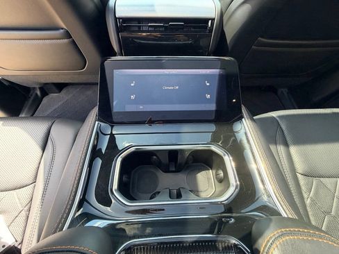Used 2022 Jeep Grand Wagoneer Series III w/ Rear Seat Video Group 1 AWD/4WD image 30