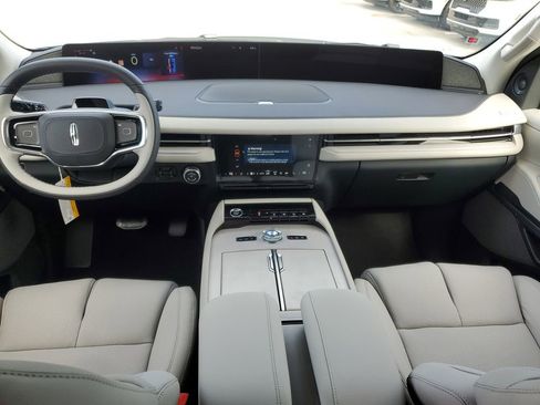 New 2025 Lincoln Navigator L Reserve AWD/4WD image 16