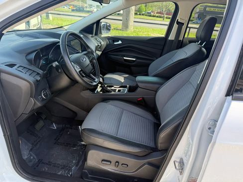 Used 2019 Ford Escape SE FWD image 11