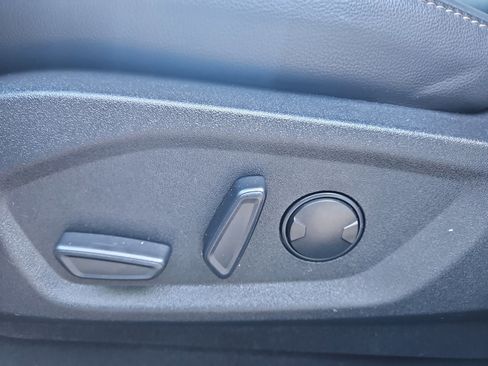 Used 2024 Ford Edge SEL image 8