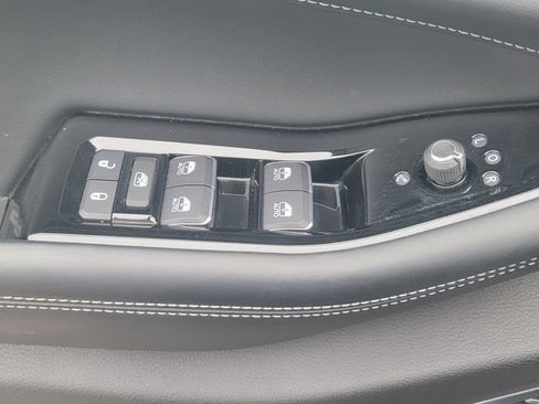 Used 2022 Jeep Grand Cherokee Overland w/ Adv Protech Group III image 35