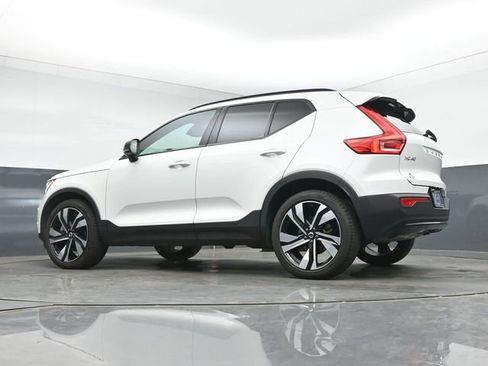 Used 2023 Volvo XC40 B5 Ultimate w/ Protection Package Premier AWD/4WD image 15