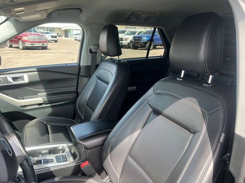 Used 2023 Ford Explorer XLT w/ Equipment Group 202A RWD image 38