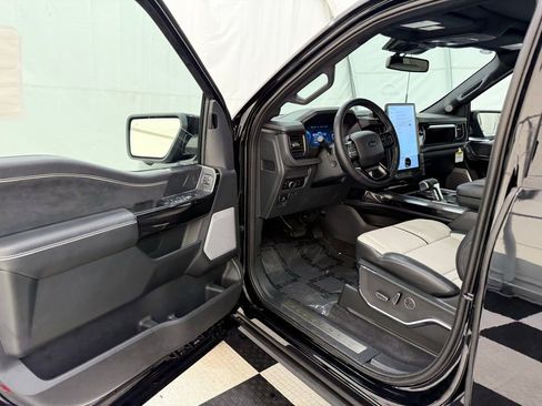New 2025 Ford F150 Lightning Platinum image 33