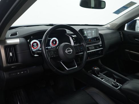 Used 2022 Nissan Pathfinder Platinum w/ Cargo Package image 16