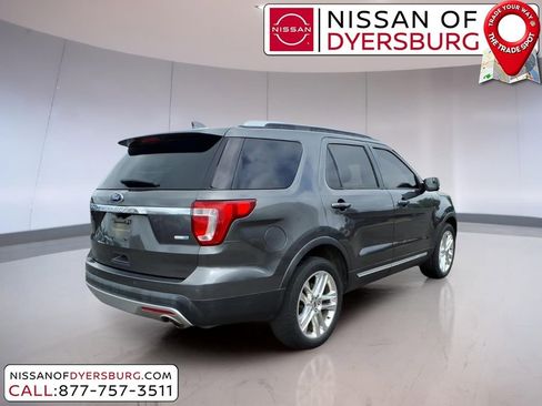 Used 2016 Ford Explorer XLT w/ Equipment Group 202A AWD/4WD image 3