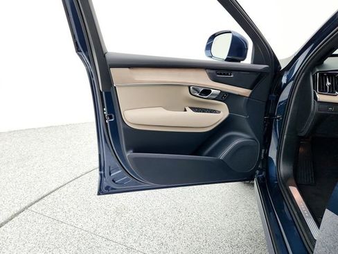 New 2026 Volvo XC90 B6 Plus w/ Protection Package Premier image 27