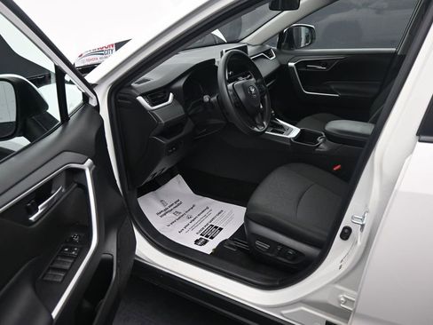 Used 2023 Toyota RAV4 XLE FWD image 15