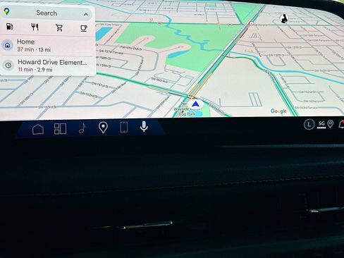 Used 2025 Cadillac XT4 Premium Luxury image 13