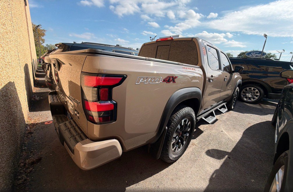 Used 2022 Nissan Frontier PRO-4X w/ Technology Package AWD/4WD image 6