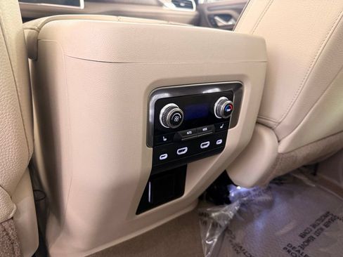 Used 2021 GMC Yukon Denali w/ Denali Premium Package AWD/4WD image 25