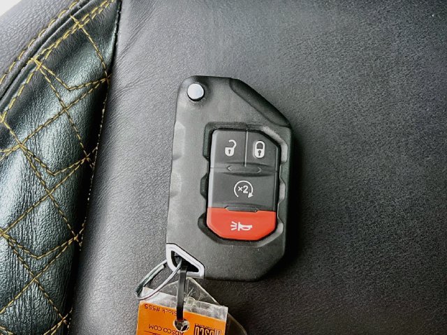 Used 2020 Jeep Wrangler Unlimited Sahara AWD/4WD image 30