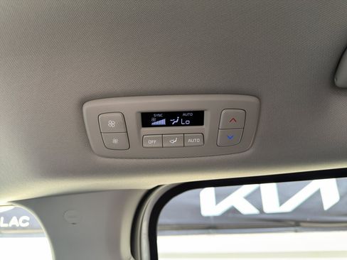 Certified 2026 Kia Carnival LXS FWD image 16