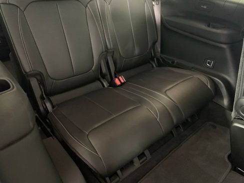 Used 2022 Jeep Grand Cherokee L Limited AWD/4WD image 7
